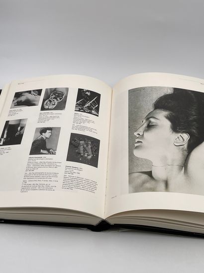 null 1 Volume : "COLLECTION DE PHOTOGRAPHIES DU MUSÉE NATIONAL D'ART MODERNE, PHOTOGRAPHIES...