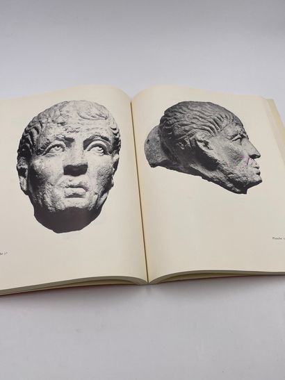 null 1 Volume : "LE MONDE DES CÉSARS, PORTRAITS ROMAINS", Jacques Chamay, Jiri Frel,...