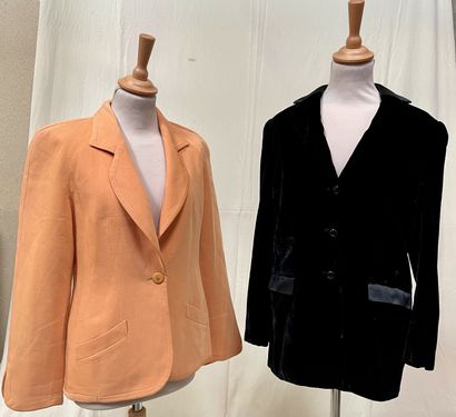 null Ensemble de deux vestes : 

LOUIS FERRAUD : veste orange fermée sur le devant...