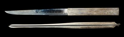 null 
Shinto Katana



EDO period (1603 - 1868)



Unsigned (mumei)



Blade (sugata):...