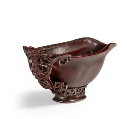 CHINE - XVIIe siècle 
A very beautiful libation cup made of dark rhinoceros horn,...