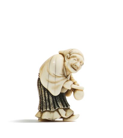 JAPON - XIXE SIÈCLE Ivory netsuke, bent peasant wearing a cap and hitting a gourd...