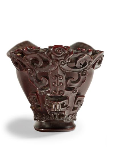 CHINE - XVIIe siècle 
A very beautiful libation cup made of dark rhinoceros horn,...