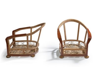 PIERRE CHAREAU (1883-1950) Rare paire de fauteuils modernistes modèle MF732 en placage...