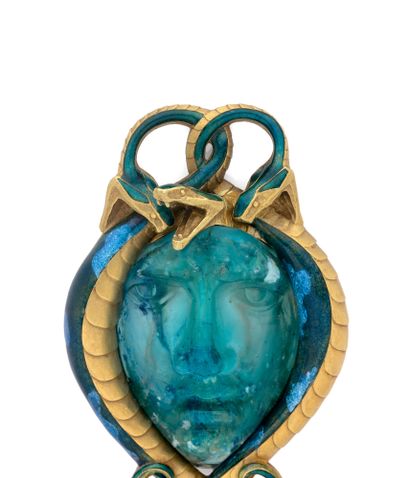 RENE LALIQUE (1860-1945) 
Medusa Exceptional pendant with three snakes in 18K yellow...