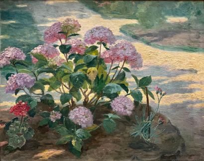 Victor CHARRETON (1864-1936) 
Flowers behind the house 
Canvas signed lower right

72...