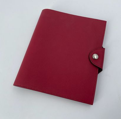 null HERMES

Couverture de cahier Ulysse PM en cuir rouge avec une recharge

L 13,5...