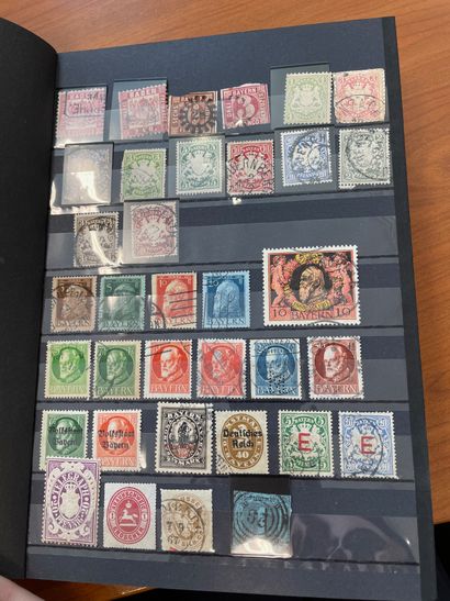 null Lot de huit albums de timbres dont France, Allemagne, Belgique, Pays-Bas, Monaco,...