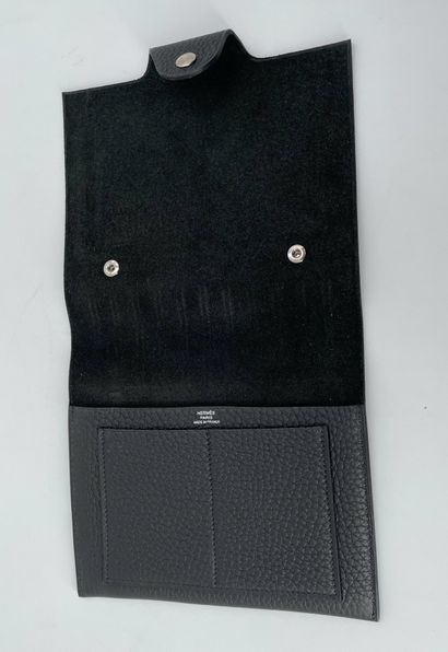 null HERMES

Couverture de cahier Ulysse PM en veau togo noir

L 13,5 x H 16 cm
