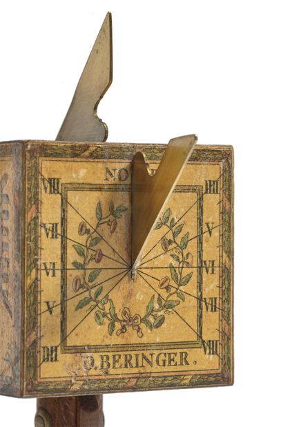 David BERINGER (1756-1821) 
Cadran solaire en bois, laiton et papiers gravés. Le...