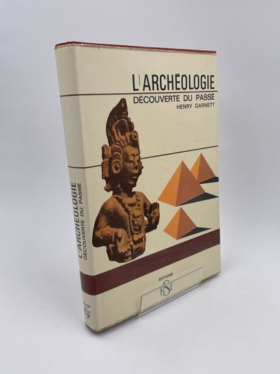 null 3 Volumes : 

- "UNIVERSAL ARCHEOLOGICAL ATLAS", David and Ruth Whitehouse,...