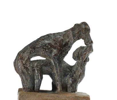 Sophie CAVALIE (né en 1958) Hot dog
Bronze, numéroté 3/8
H. totale: 16,5 cm