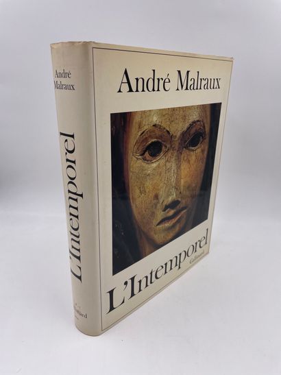 null 3 Volumes: 

- "L'IRREEL La Métamorphoses des Dieux" André Malraux, NRF Gallimard...