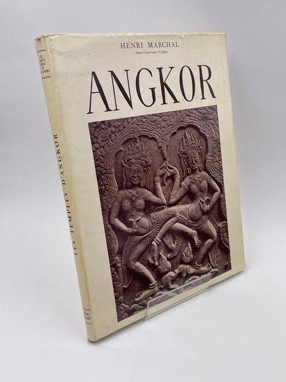 null 3 Volumes : 

- "LES TEMPLES D'ANGKOR", Henri Marchal, Ed. Albert Guillot, 1955

-...