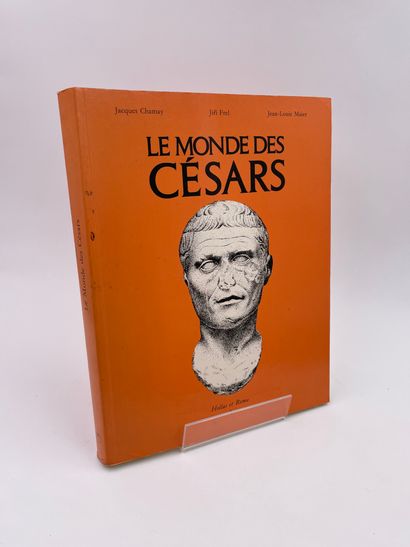 null 2 Volumes : 

- "LE MONDE DES CÉSARS, PORTRAITS ROMAINS", Jacques Chamay, Jiri...