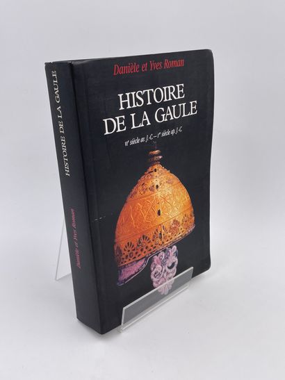 null 3 Volumes : 

- "L'ART CELTIQUE EN GAULE", Collections de Musées de Province,...