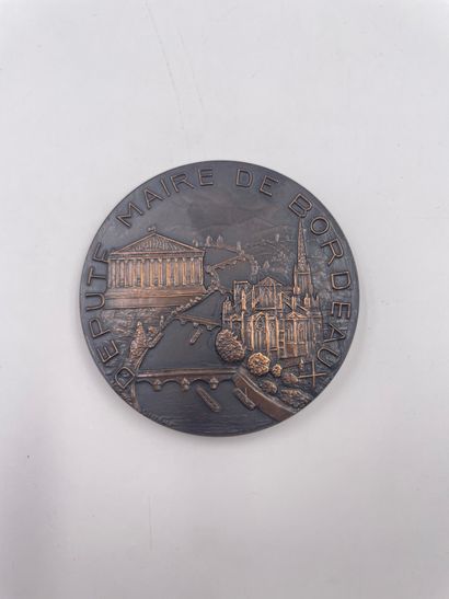 null Médaille "JACQUES CHABAN DELMAS" Député Maire de Bordeaux par Gibert…7cm