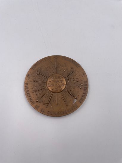 null Médaille "MINISTERE DES FINANCES-DIRECTION DE LA COMPTABILITE PUBLIQUE 1862-1962"...