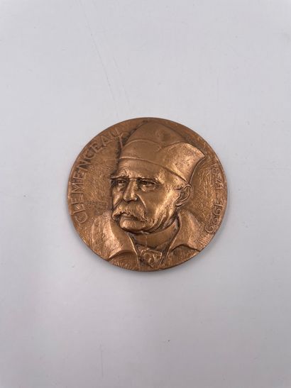 null 
Médaille "CLEMENCEAU 1841-1929" par Georges Guiraud…7cm

