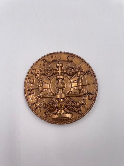 null Médaille "COMMEMORATION DE L'ARRIVEE DU PETROLE SAHARIEN EN France - 5 mars...