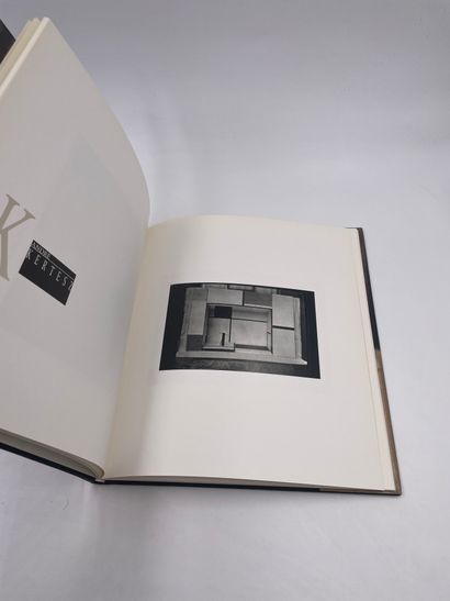 null 1 Volume : "PHOTOGRAPHIES DE A à Z", (ou, une autre collection de photographies),...