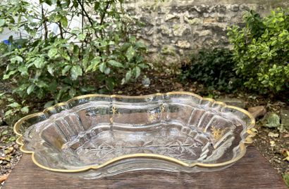  Glass basin with curved edge, gilded edge, engraved decoration of flowers. 
Late...