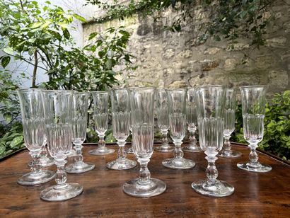 null Fifteen blown and cut glass champagne flutes

20th century

H. 17 cm approx.

(rare...