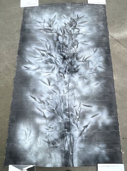 Michel GUERANGER 
Bamboos, 1990




纸上混合媒体，背面有签名和日期 




217 x 123 cm 约。




(小裂缝)...