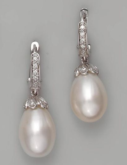 null Pendants d'oreille, perles de culture et diamants, en or