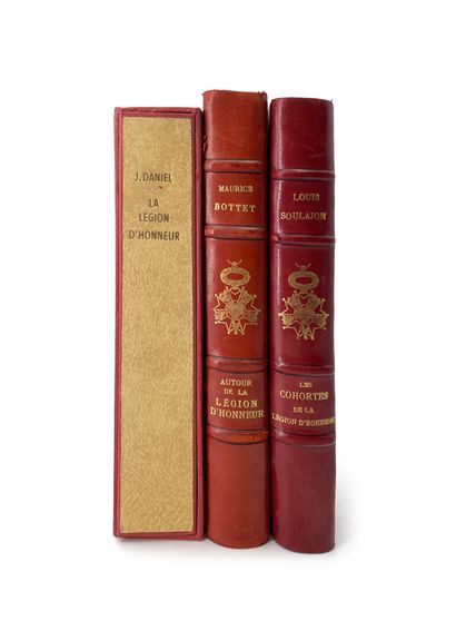 null 三本书：
- J. Danill, "La Légion d'honneur" in a hardback.
- L. Soulajou "Les cohortes...