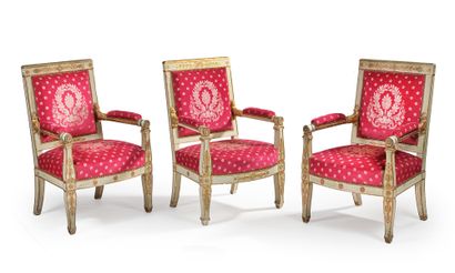 null Suite of three armchairs
Slightly reversed backs in carved wood, grey lacquered...