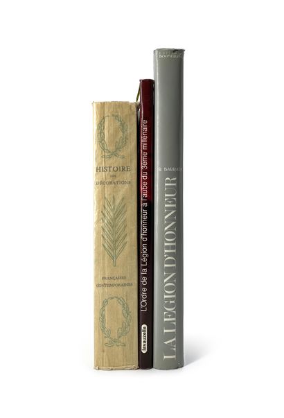 Set including:
Three books.
- History of...
