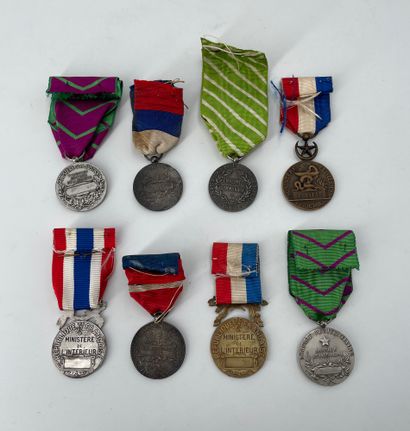  FRANCE Eight medals including: - One for epidemics. - One for municipal employees....