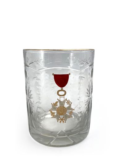 null Important glass with the Legion of Honor
In cut crystal of radiating crosses...