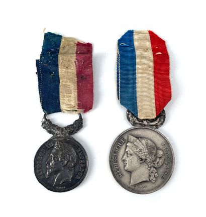 null FRANCE Deux médailles de dévouement :
- Une au modèle de la IIe République....