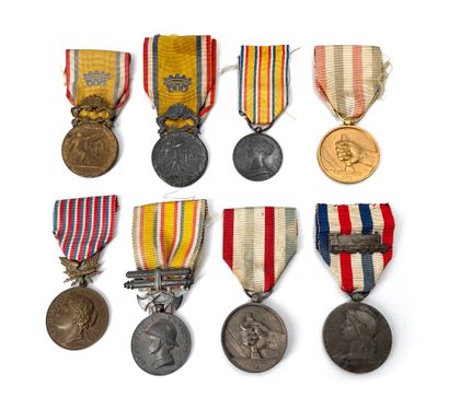 null FRANCE Huit médailles :
- Médaille des postes et télégraphes. Attribuée (1900).
-...
