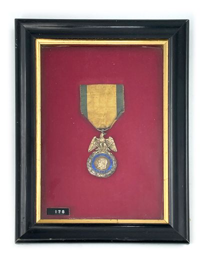 null FRANCE Médaille militaire du 2è type ayant appartenu au maréchal Harispe.
Vermeil,...
