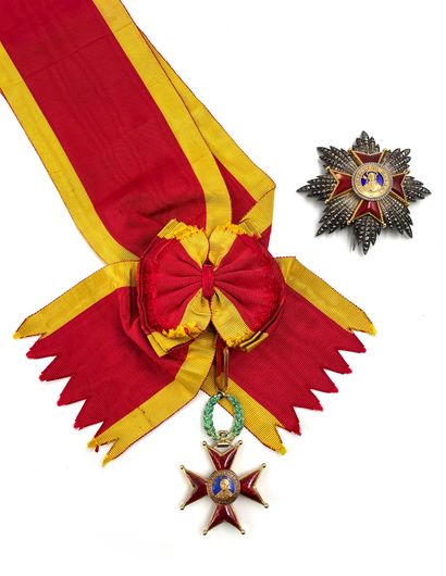 属于安德烈-达米安的大十字勋章，包括：
- 金和珐琅珠宝。中心有不透明的天蓝色珐琅（冠和中心有小缺口）。扣子上有猫头鹰标记。带着它的围巾。
79...