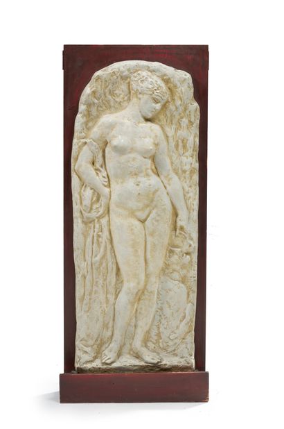 Henri CROS (1840-1907) Panneau mural en plâtre figurant une femme nue en pied Signé...