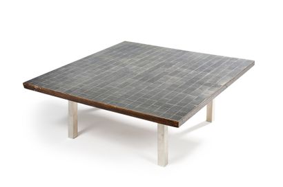 Françoise SEE, attribué à Table basse, plateau carré en bois recouvert d'une mosaïque...