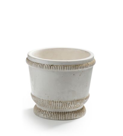 POL CHAMBOST (1906-1983) White glazed ceramic pot
Signed
Diam : 20 cm