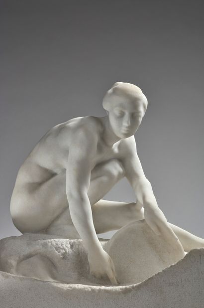 Ottilio PESCI (né en 1877) Japonaise Sculpture en marbre blanc de Carrare Signée...