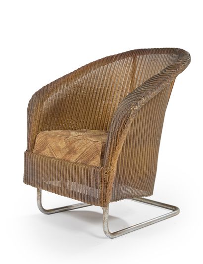 W.LUSTY & SONS, Lloyd Loom Furniture, attribué à Fauteuil en rotin et métal tubulaire...