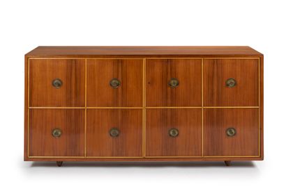 GUGLIELMO ULRICH, attribué à Walnut sideboard opening by two doors in front of a...