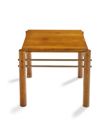 Jacques ADNET (1900-1984), attribué à Modernist square pedestal table in walnut resting...