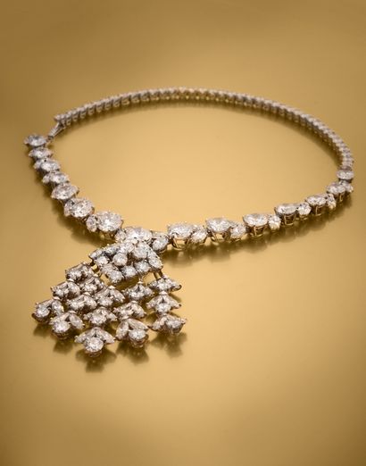 VAN CLEEF & ARPELS Necklace in white gold 750 and platinum 850 thousandths, decorated...