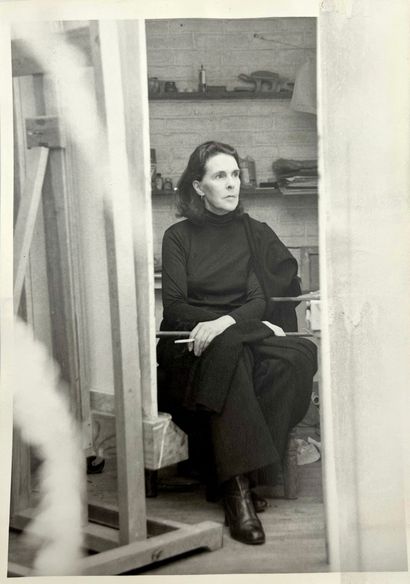 [Leonora CARRINGTON] Ensemble de 6 portraits photographiques en N&B de Leonora Carrington....