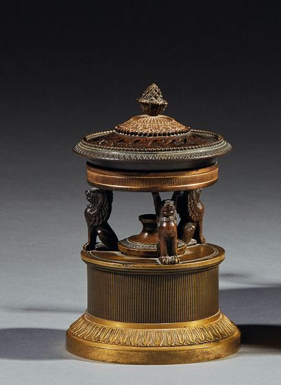 
Perfume burner in chased bronze with double...