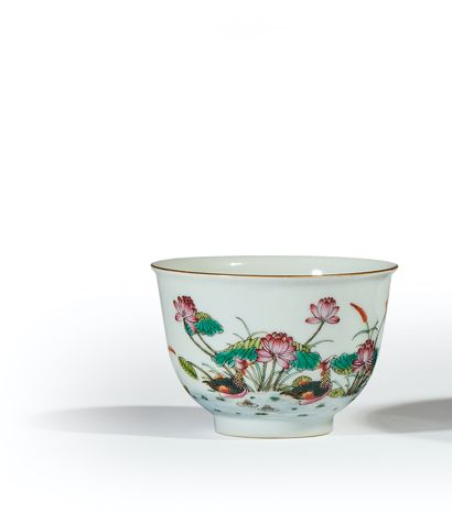 CHINE Polychrome enamelled porcelain sorbet, decorated with ducks among blooming...