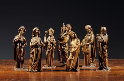 以使徒、圣徒和天使为原型的七个镀金铜质圣人组曲，装饰着尼维勒的圣格特鲁德的神龛
...